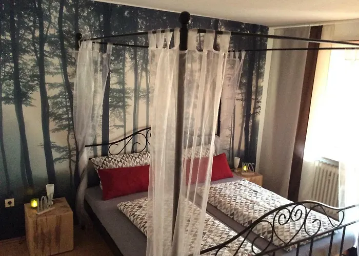 Am Reinhardswald -buchenzweig-